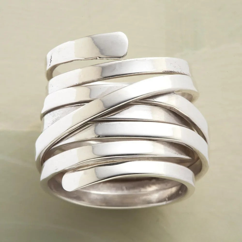 Anillo antiguo de plata con capa gruesa