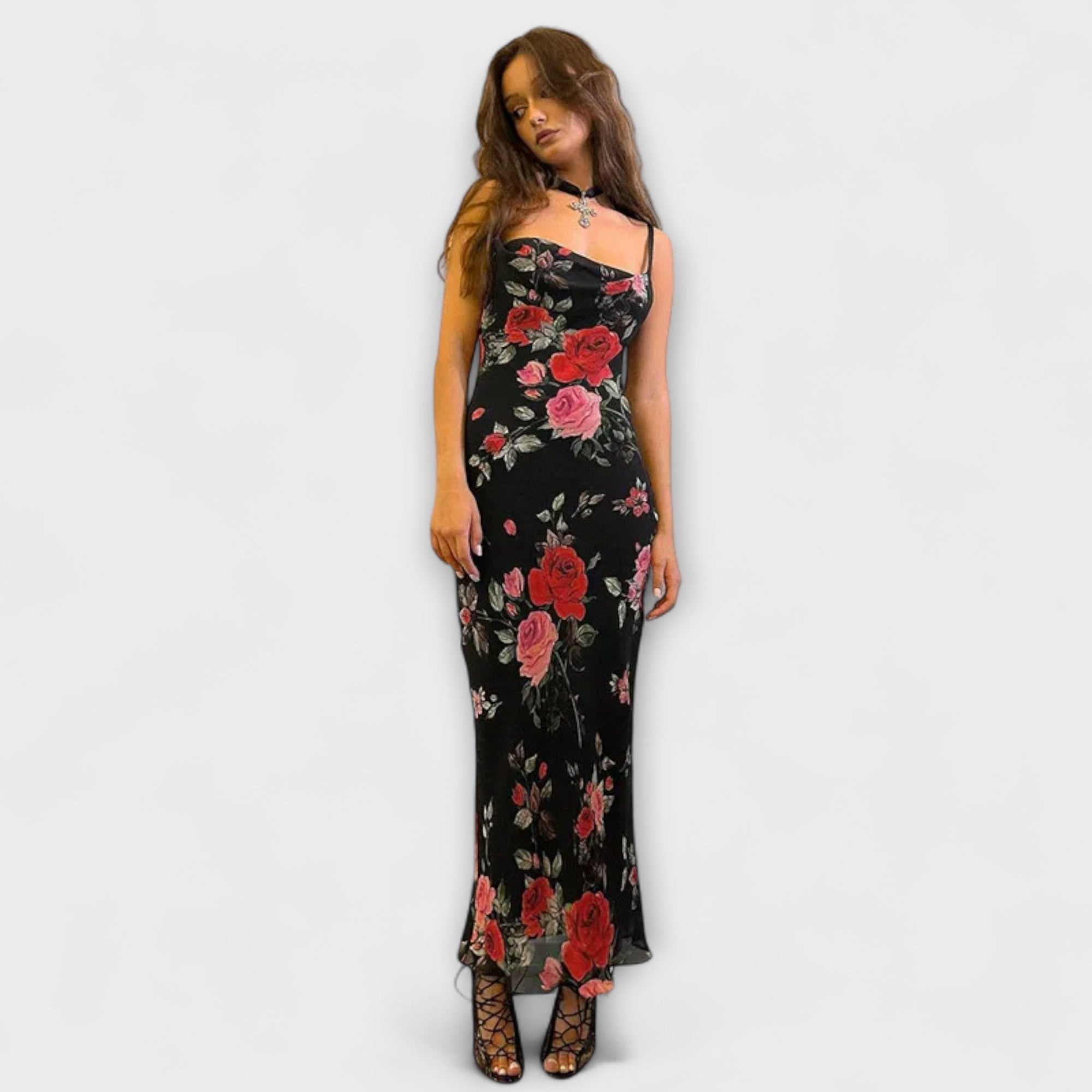 Vestido Bodycon com Alças Finas e Estampa de Flores